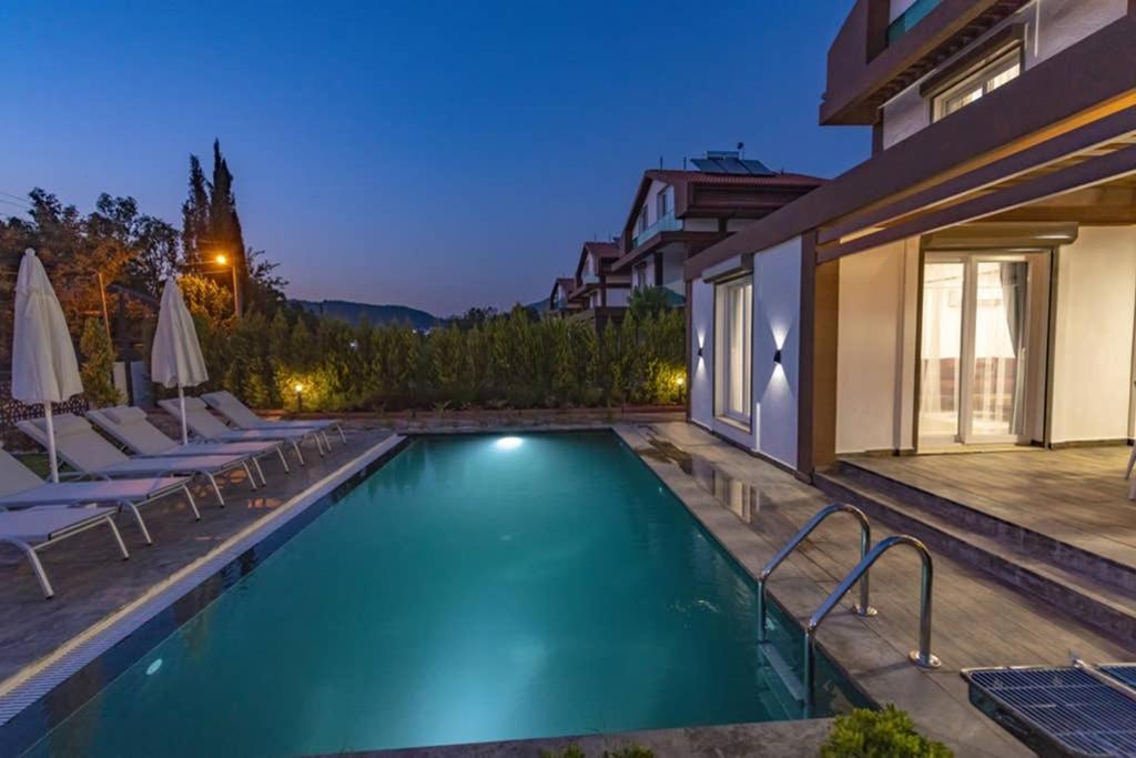 Bella- 4 Bedroom Holiday Villa In Oludeniz เฟทิเย ภายนอก รูปภาพ