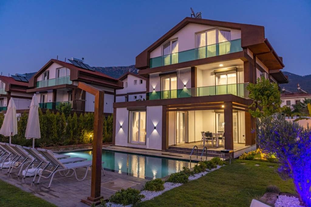 Bella- 4 Bedroom Holiday Villa In Oludeniz เฟทิเย ภายนอก รูปภาพ
