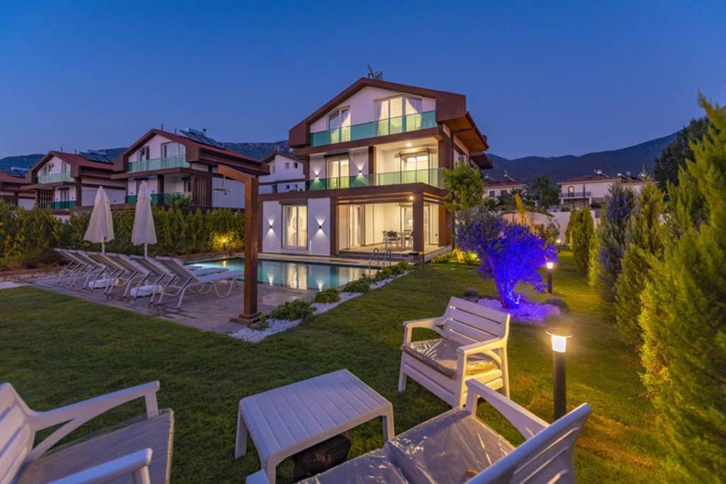 Bella- 4 Bedroom Holiday Villa In Oludeniz เฟทิเย ภายนอก รูปภาพ