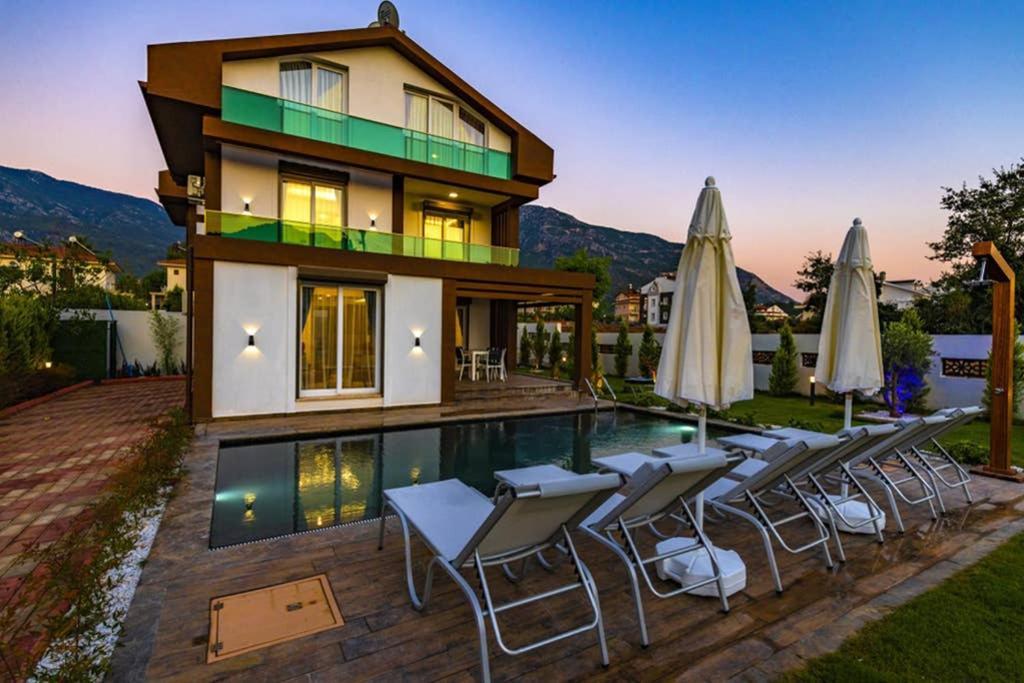 Bella- 4 Bedroom Holiday Villa In Oludeniz เฟทิเย ภายนอก รูปภาพ