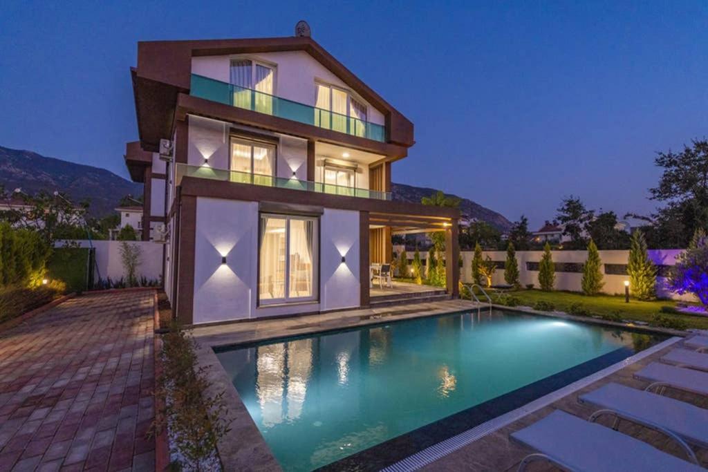 Bella- 4 Bedroom Holiday Villa In Oludeniz เฟทิเย ภายนอก รูปภาพ